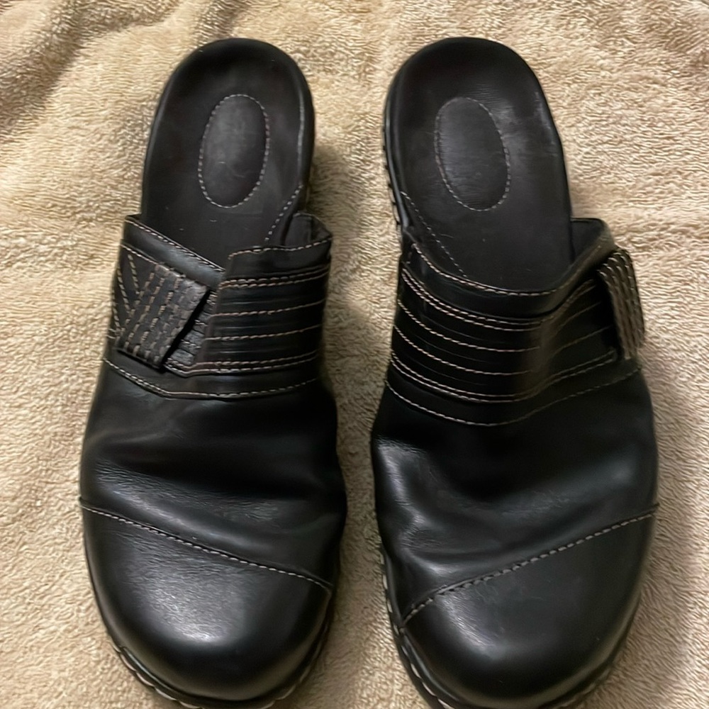 Clarks leather mules